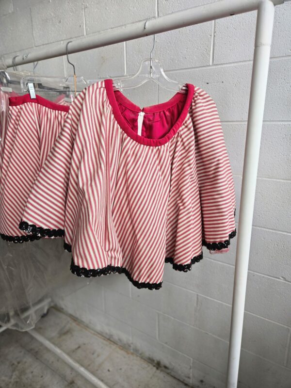 Festive costumes - Image 10